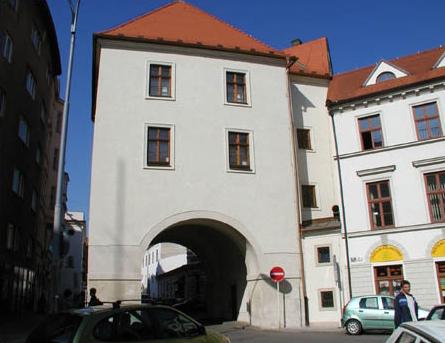 Měnínská Brána