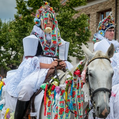 město Hluk – jízda králů